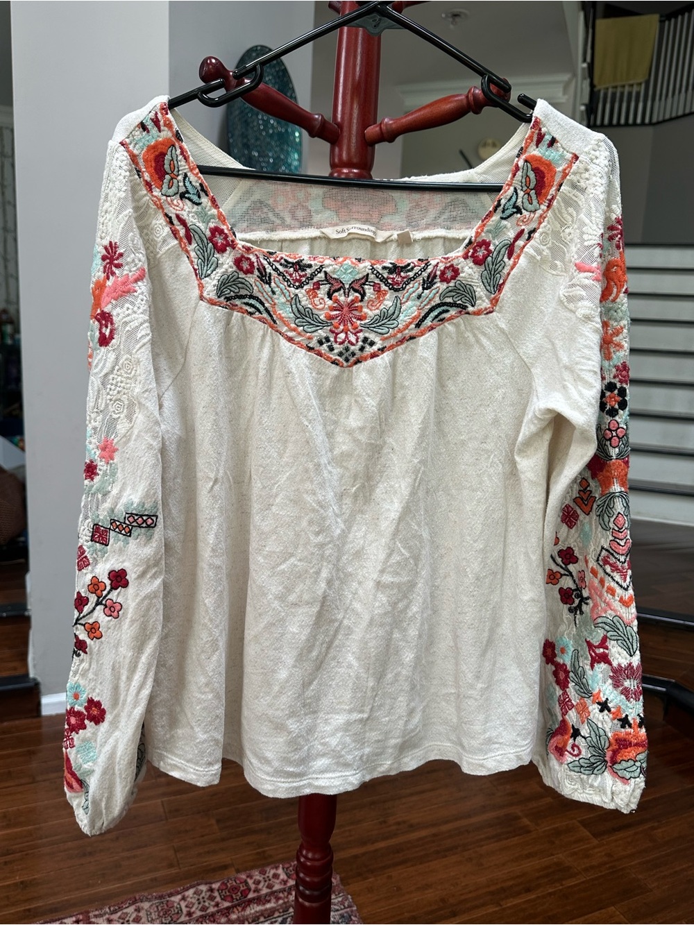 Soft Surroundings Women’s  linen blend blouse embroidered floral Size S